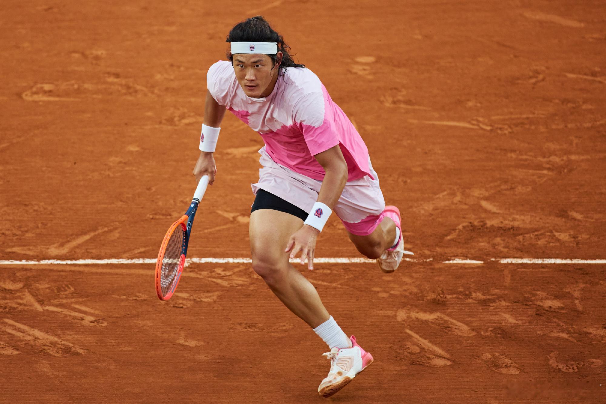 五位中国选手入围法网正赛 女单：郑钦文、王欣瑜、张帅 男单：吴易昺、张之臻法网2