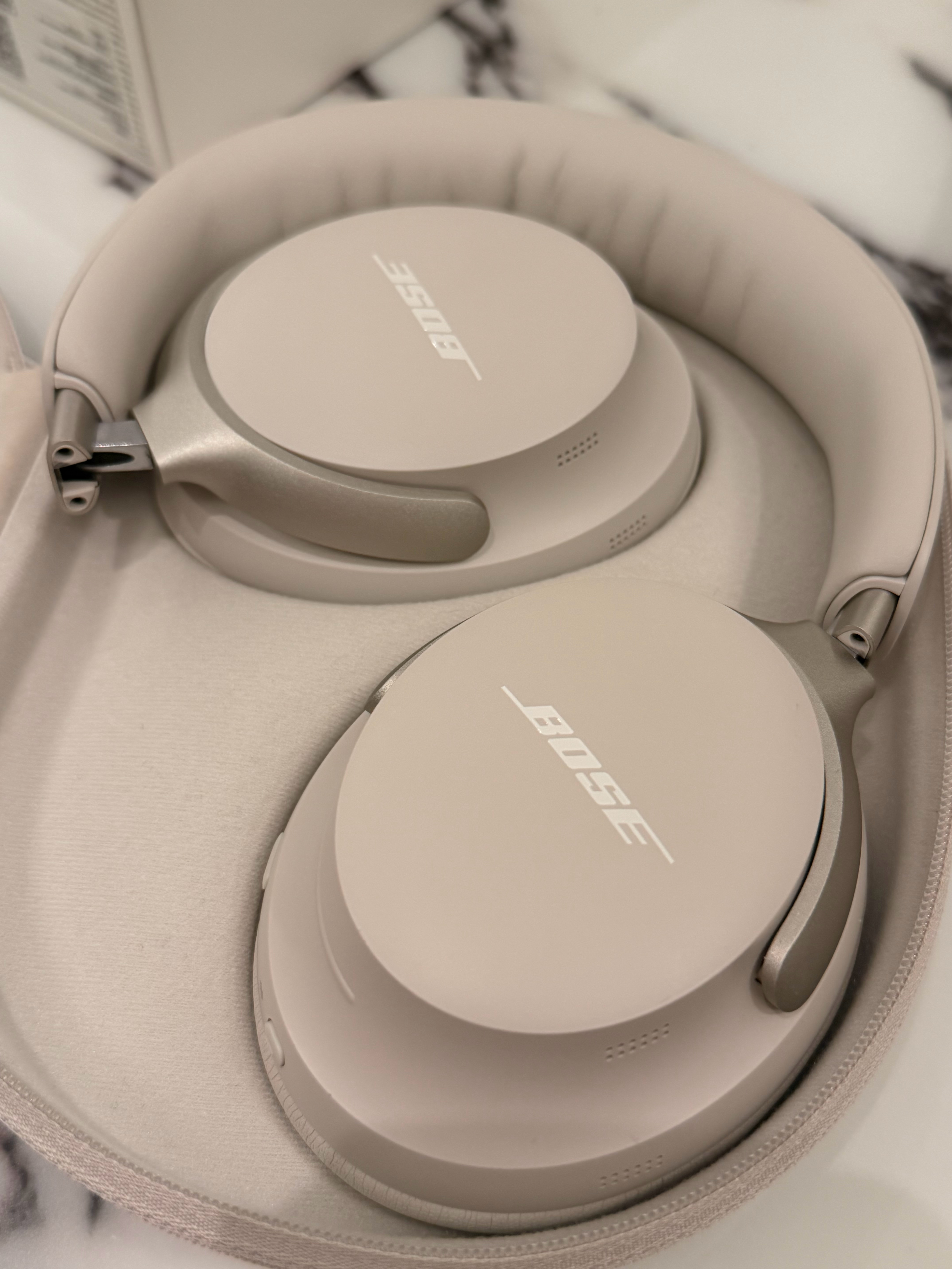 在海鲜市场淘了个二手QC ultra1代我看和2代比续航稍微差了一点但是24小时