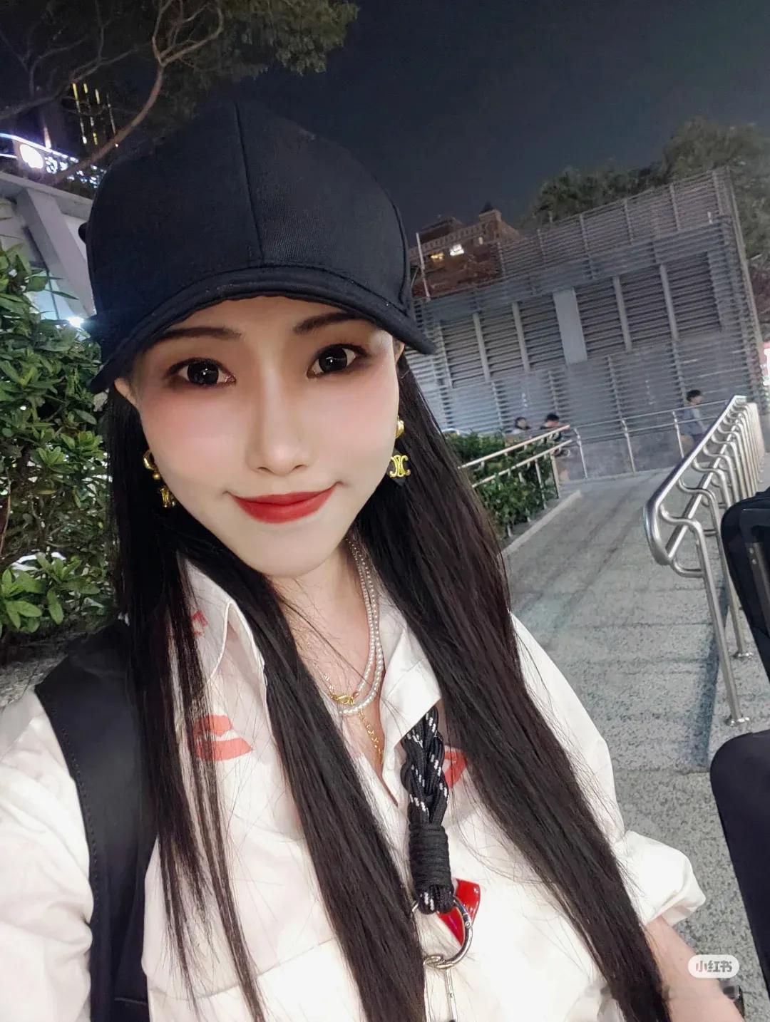 话说台湾近几年就推出了许多颜值和气质都相当不错的新晋博主，而跑跑就是其中之一。凭