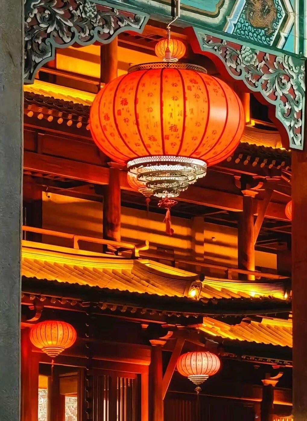 汉武帝是个非常有作为的皇帝。但是由于受前代皇帝的影响,他很信神,对相术之类的把戏