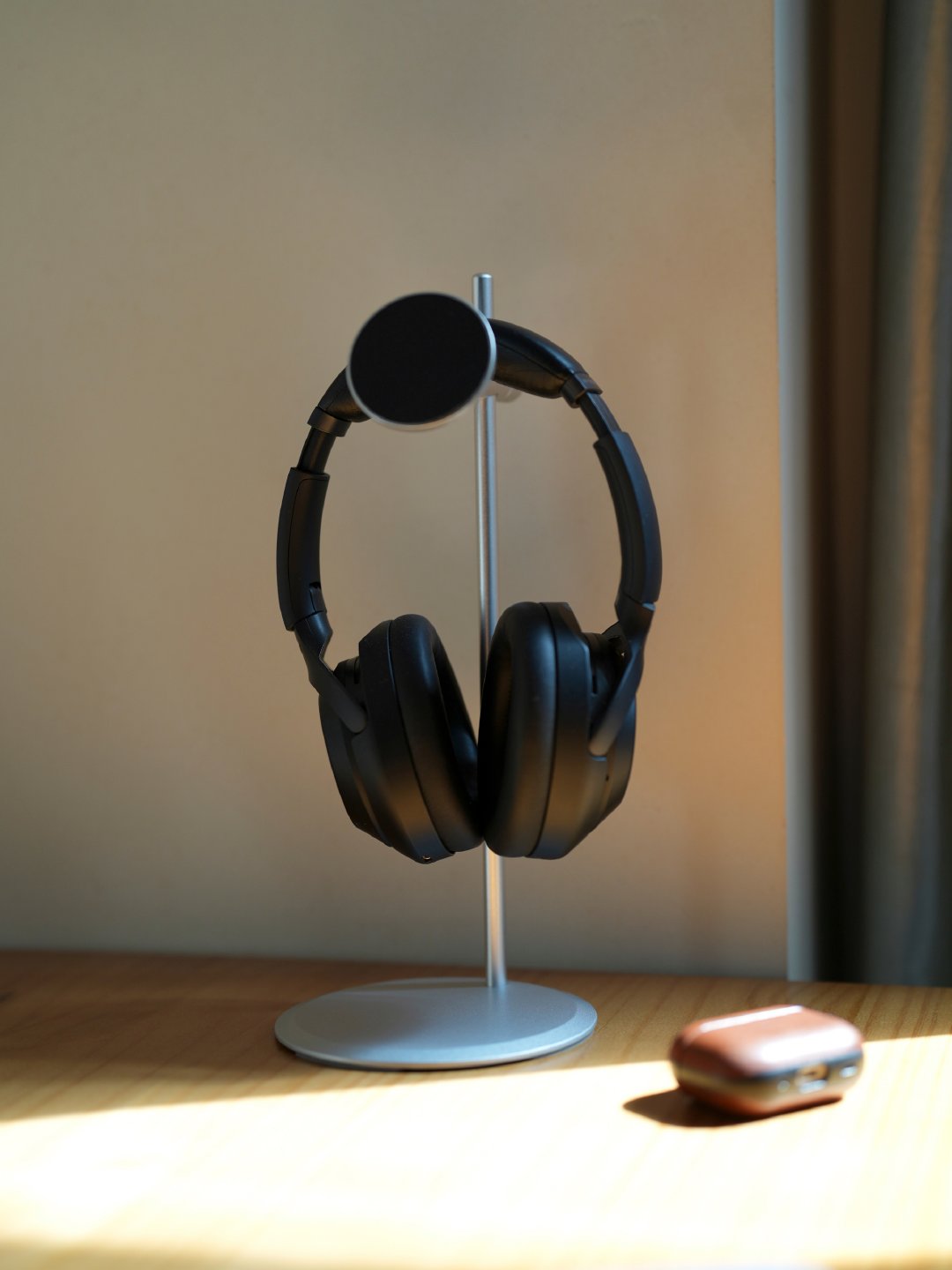 天冷了，头戴耳机可以用起来了。 