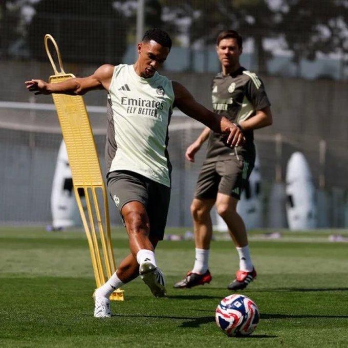 哈维·阿隆索：“利用这段休息时间，特伦特可以更好地为接下来的比赛做好准备。他受伤