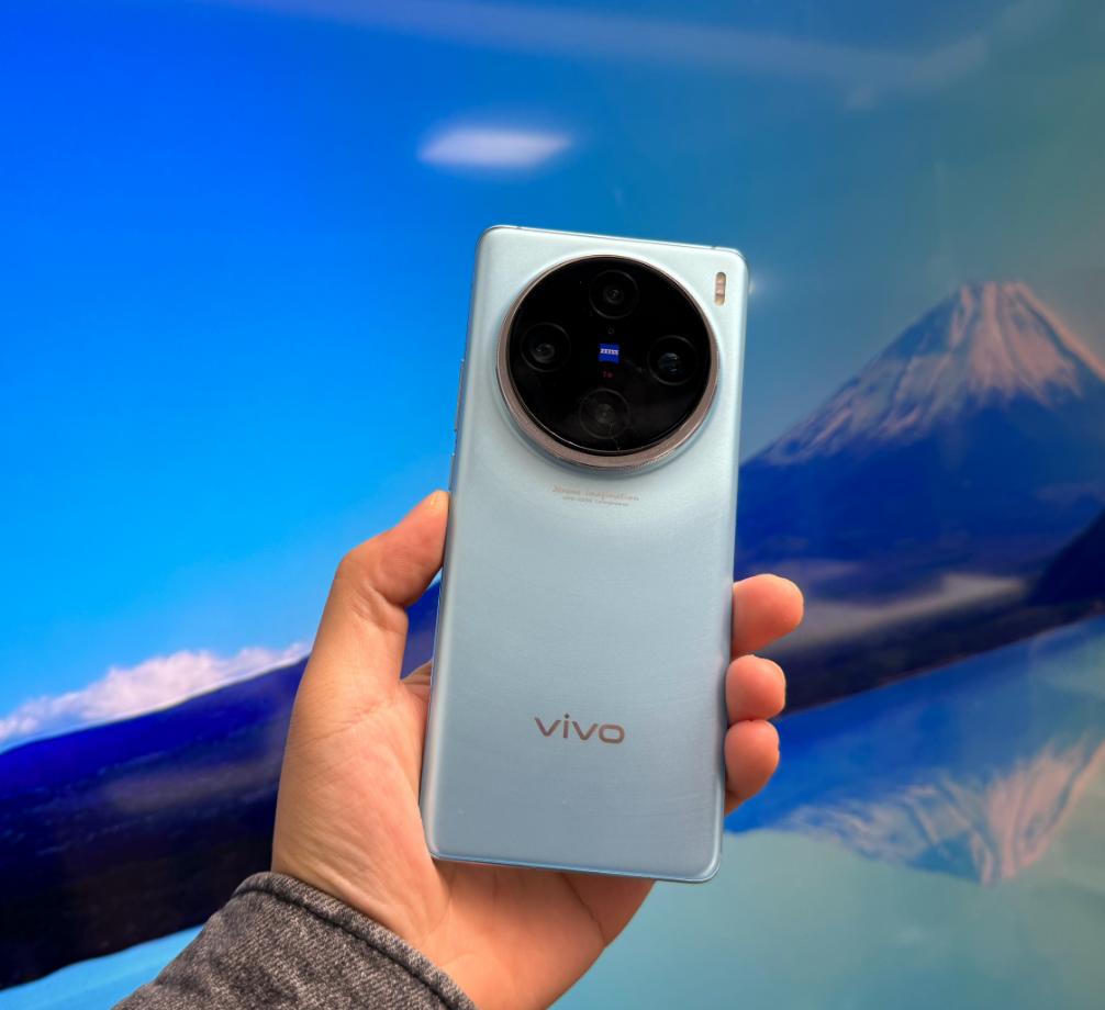vivo X100 Pro只说缺点！

1、 短焦指纹，之前都是广受好评的超声波