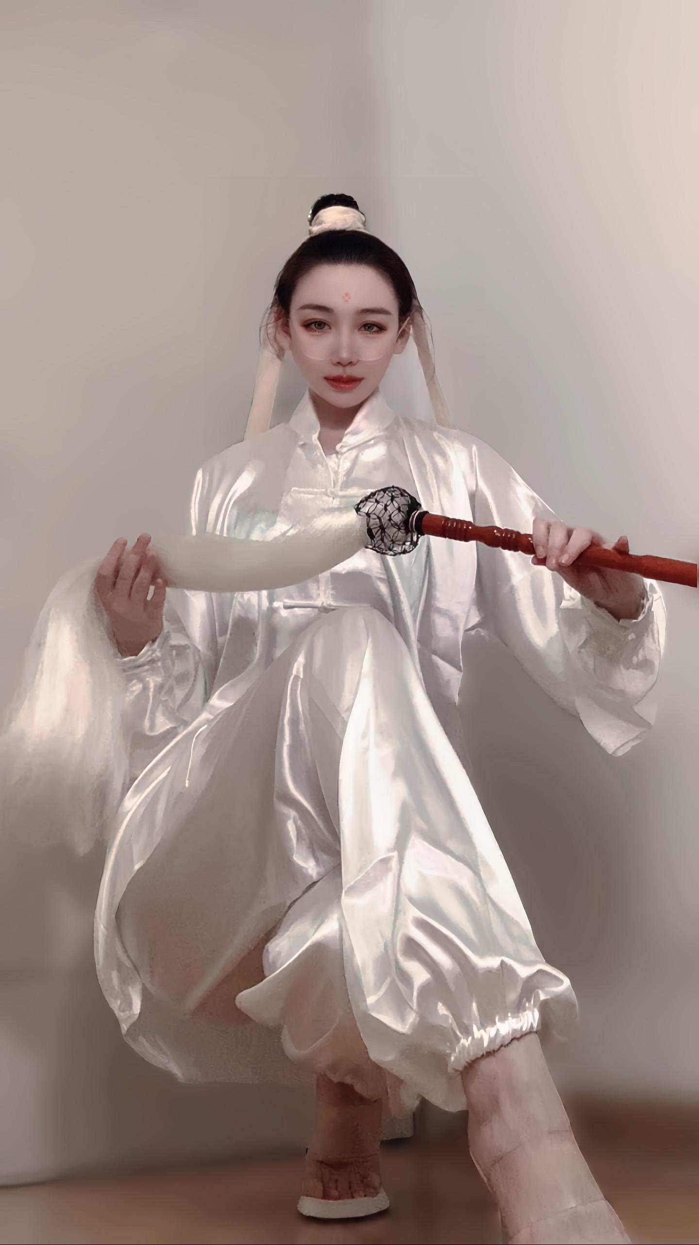 只想参透一些道理 传达一些思想  并不属于哪家  而我认为很多东西是相...
