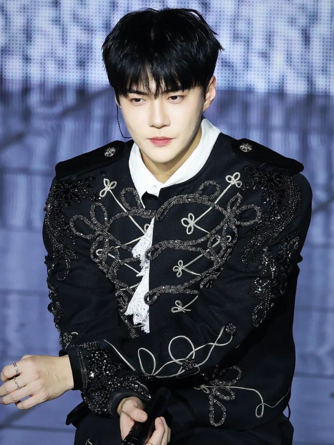 等到了，吴世勋退伍后首个商务确认了，国货，美妆类。吴世勋