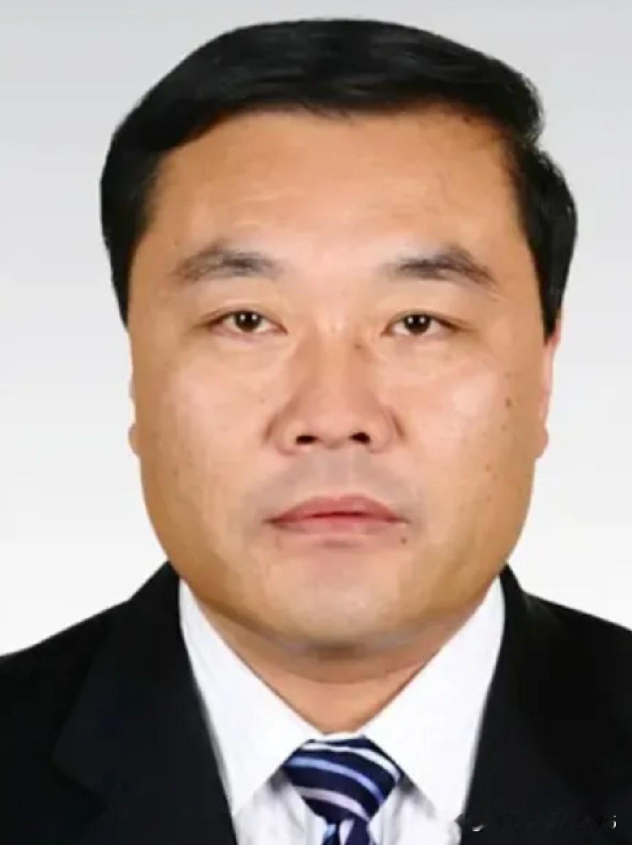 这事挺让人唏嘘。早先在宁阳盖民生大厦、给村支书办养老、千名干部下村，确实是实打实