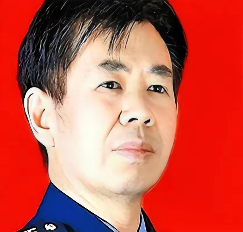 军事专家戴旭有个观点，很扎心。他说我们航母下水，五代机上天，导弹快到没影，家底越