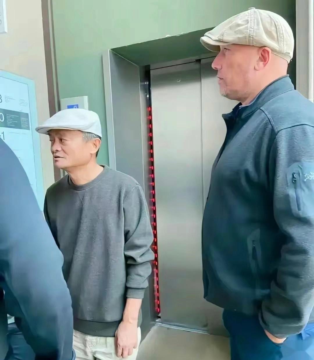 58岁马云近照曝光显得有些苍老，已垂垂老矣，头发花白就像一位老人！这让很多人不禁