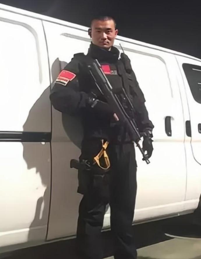 2012年，陕西一小伙为了上百万薪酬，签下死亡合同，冒险到伊拉克当雇佣兵，3年后