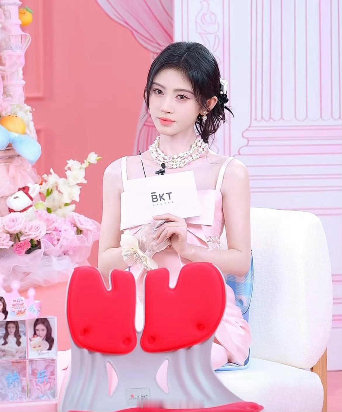 鞠婧祎鞠婧祎直播 像玛丽猫