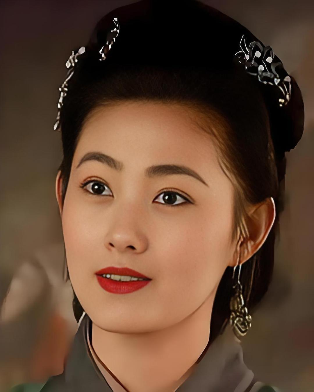 这世上真有“越老越通透”的活法吗？55岁的“最美潘金莲”王思懿用行动回答：有。