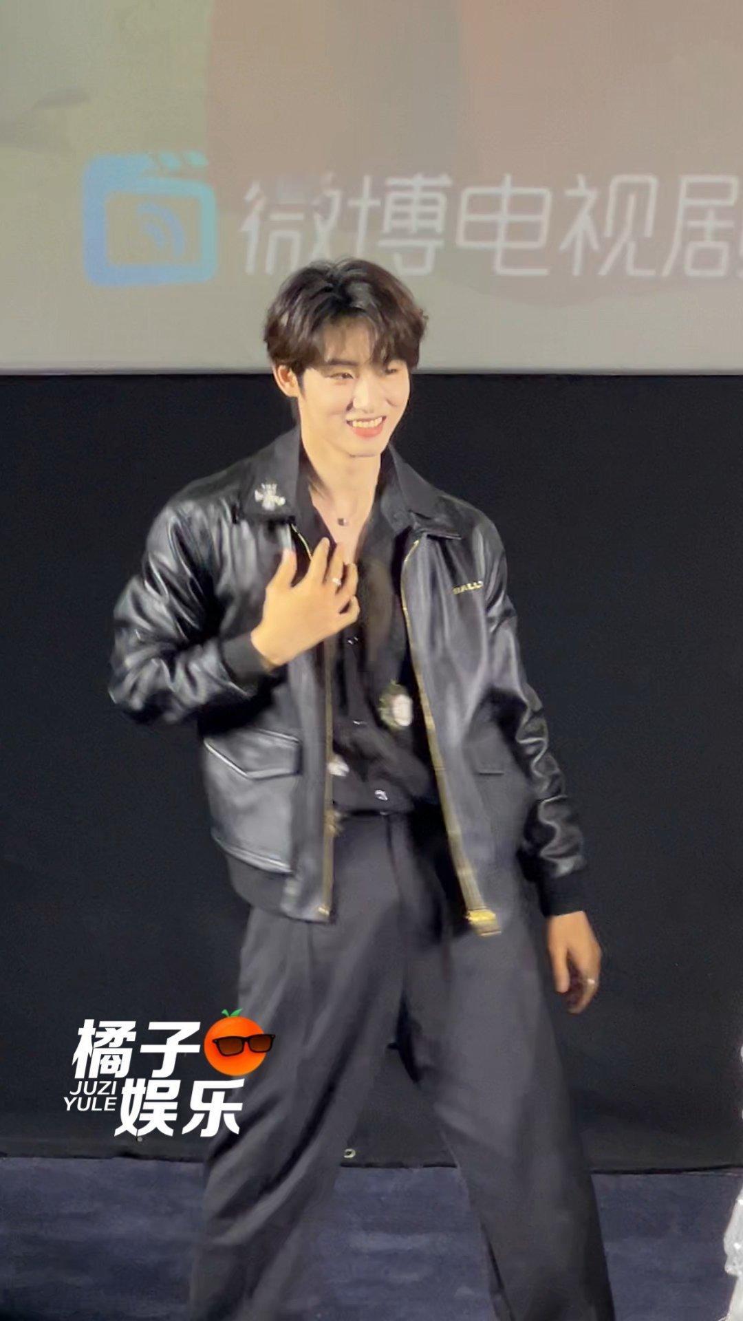 这个小董思成怎么这么会扭！！所有人品鉴WINWIN版《难生恨》🥵🥵董思成跳难