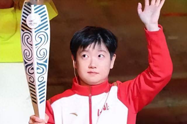 25岁孙颖莎开幕式暖心举动，路人好感度直接拉满