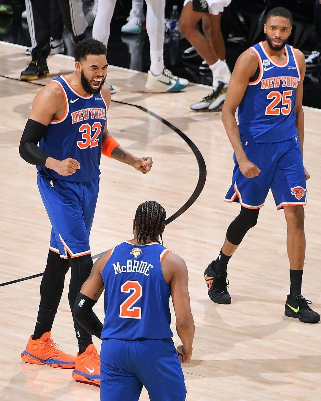 客场2-0，NBA历史上从未出现过被翻盘。 