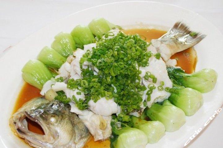 大家好，我是你们的美食博主小厨！今天我要为大家带来一道非常适合家庭日常的美味佳肴