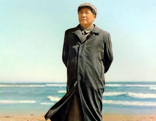 彭德怀建议拍摄《智取华山》，毛主席看完影片后关心老英雄们的现实生活状况吗？
19