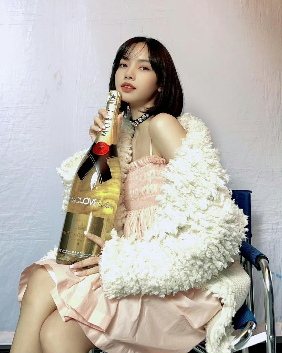 LISA  lisa2026红红火火 【那年今日】210623 LISA个人IG