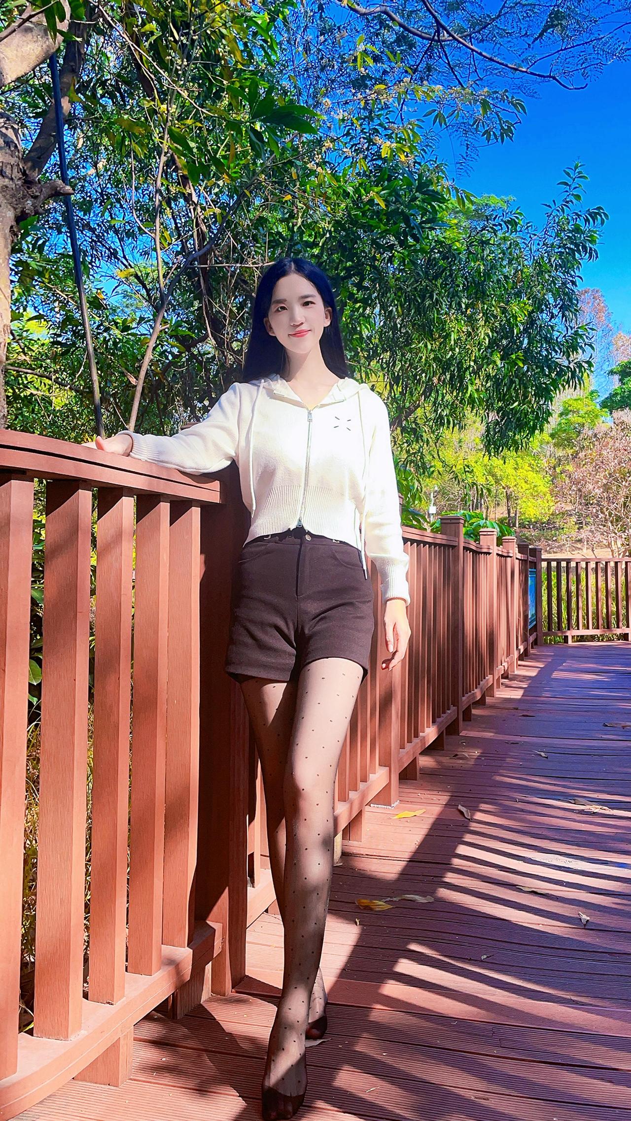 报告，今日搭配，黑丝美女 黑丝 春节 过膝袜