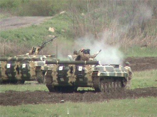 UPK-23-250吊舱可用，GSh-301毫米单管航空机炮亦可用
阿富汗人将U