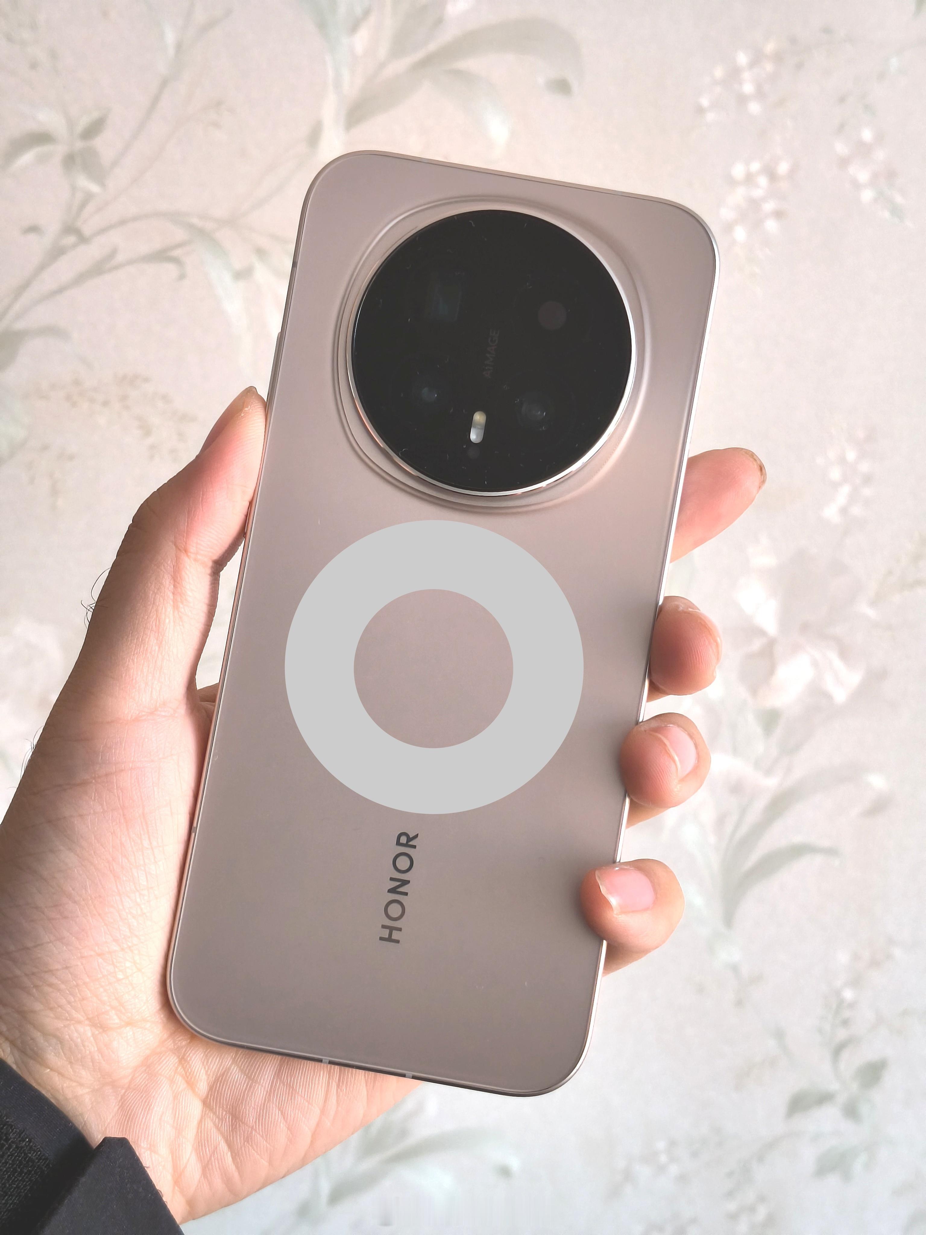 提前上手华为Mate80 