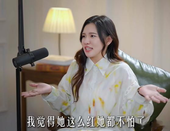 【谢依霖回应28岁生娃太早】5月21日，谢依霖在访谈中回应“28岁生娃太早”时表