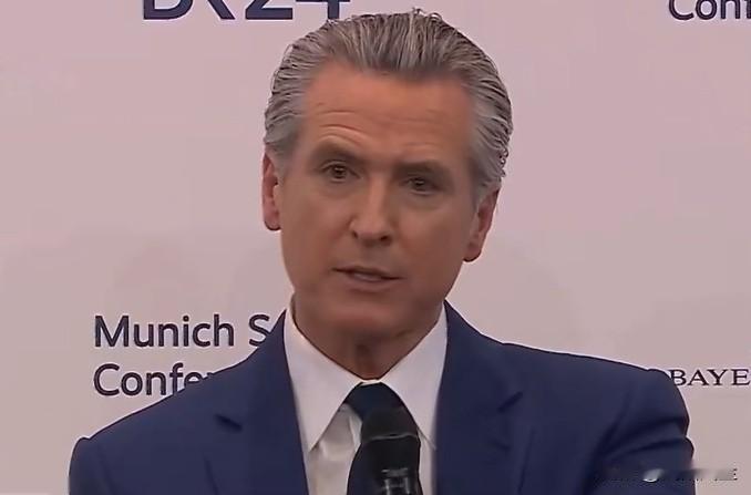 美国加州州长纽森:“面对气候危机和民主倒退，沉默就是纵容。我在达沃斯直接点名批评