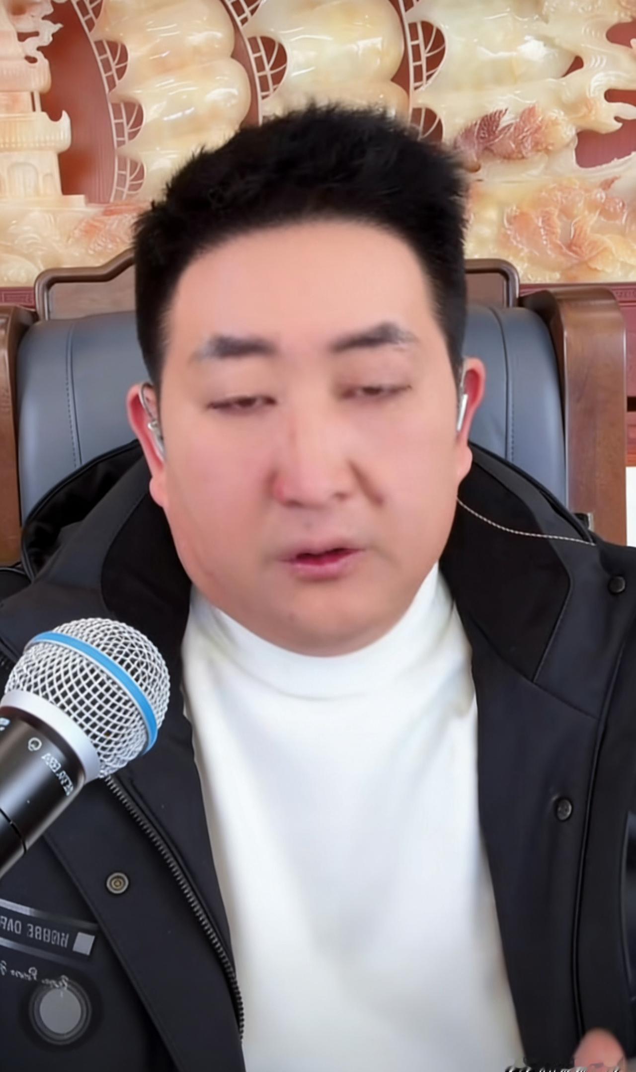 毕节山歌大赛这出戏，比山歌本身精彩多了。
唱翻车还能拿一等奖，这已经不是“爆冷”