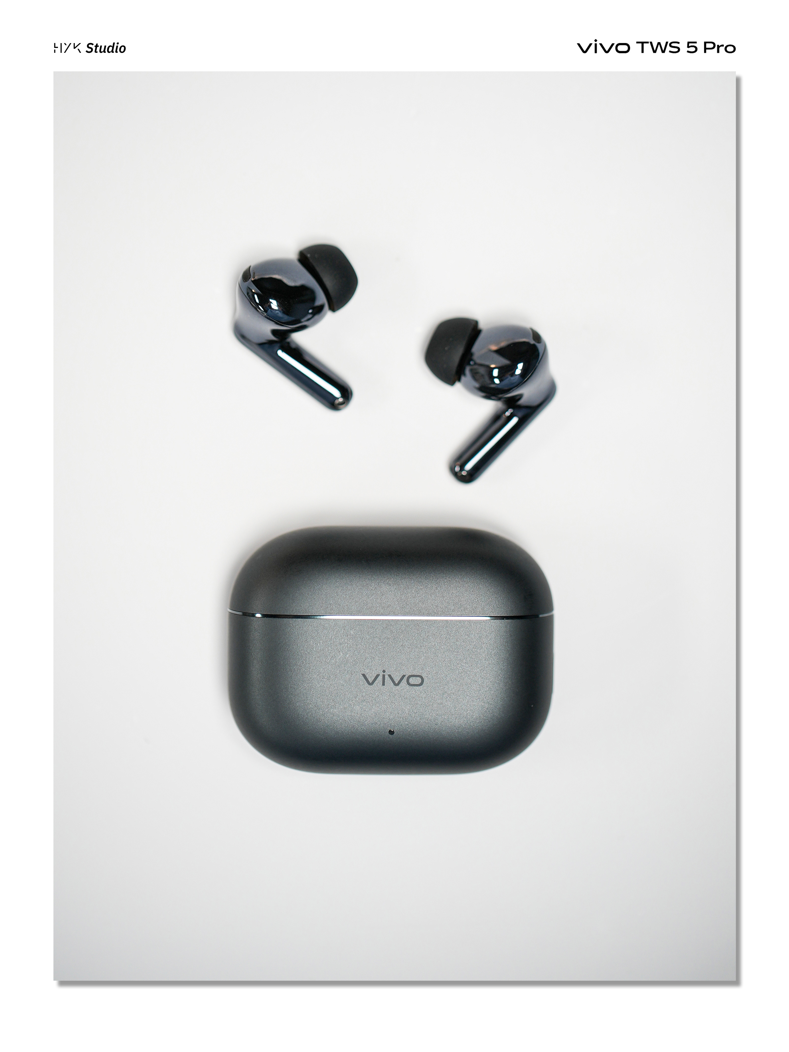 HYK图赏｜vivo TWS 5 Pro「静界黑」，充电仓是哑光磨砂材质，不容易