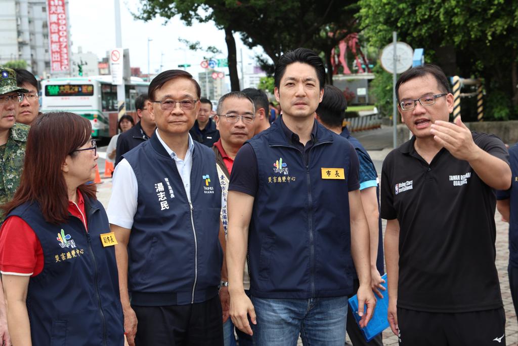 张景森批自创“防台假迎合选民” 蒋万安正面回击了
巴威台风逐渐远离台湾，但这次北
