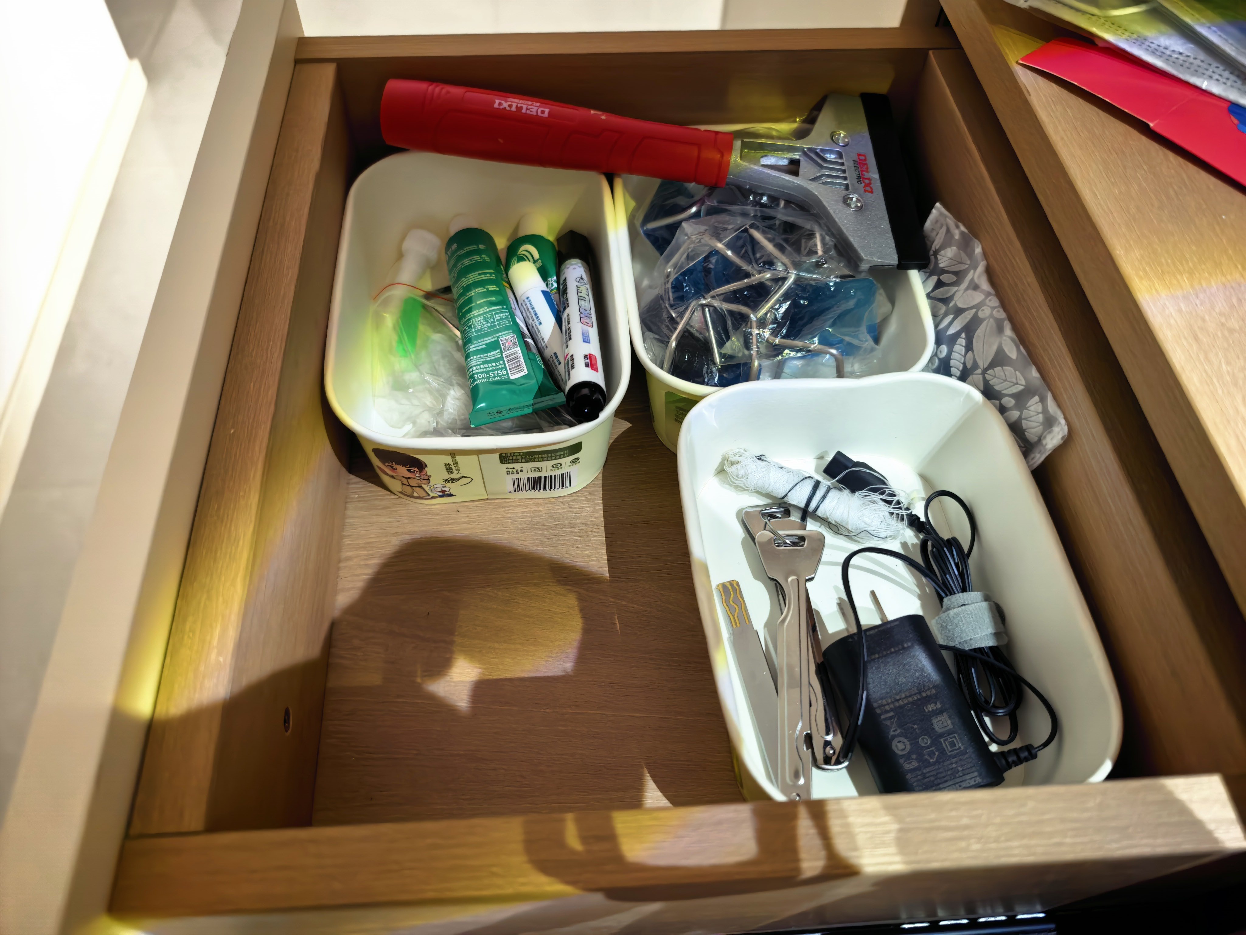 轻食面那个盒子！！！又又又又帮我省钱了今天晚上再吃一盒，这个抽屉就齐了。