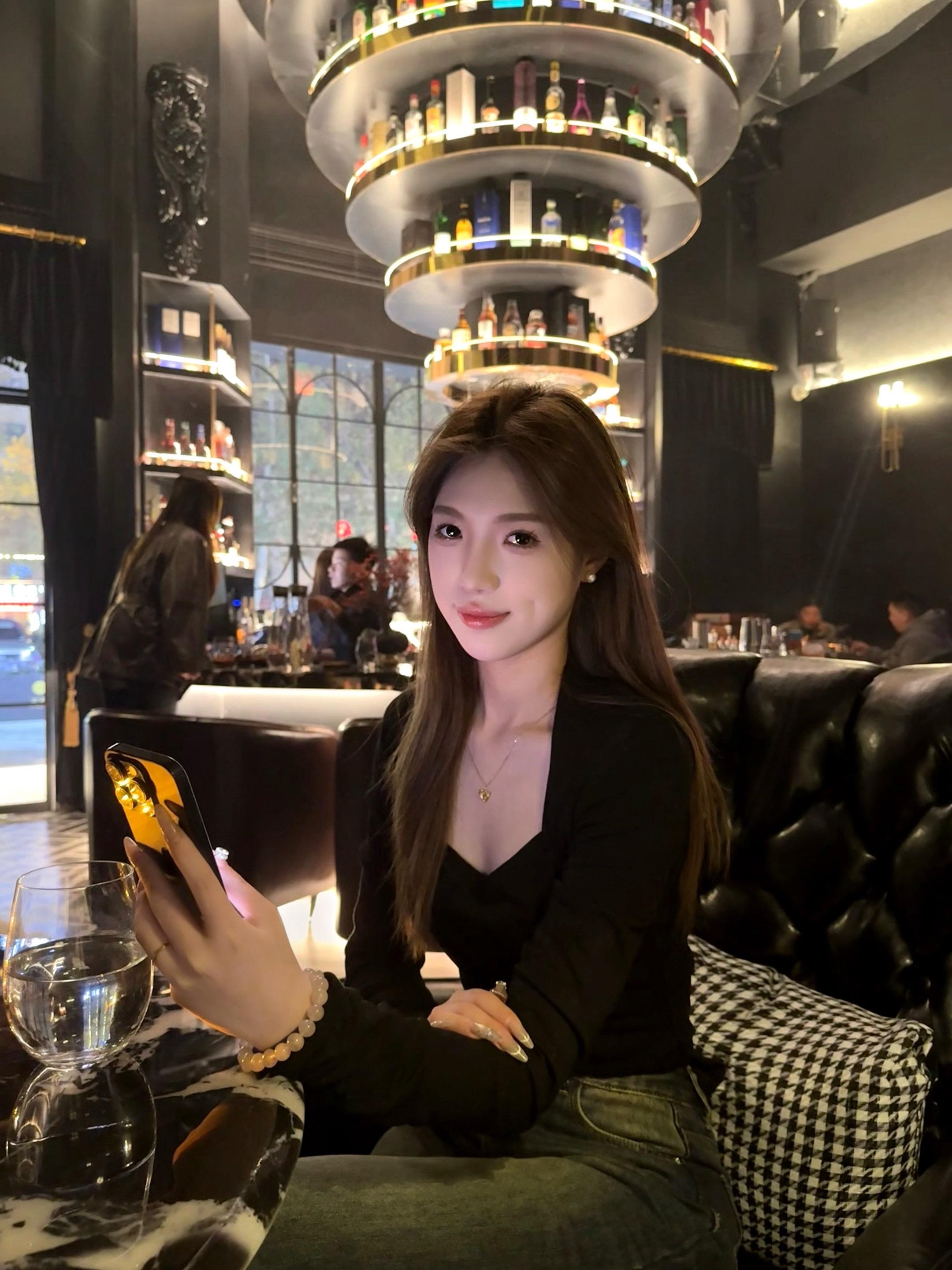 一边流泪一边搞定所有事情的可爱女人