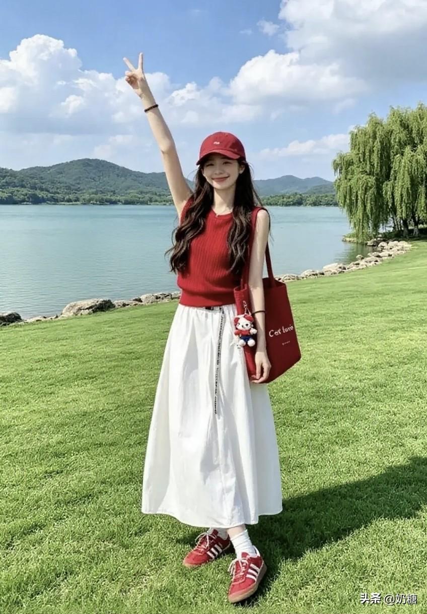嘿，你有没有留意到一个有趣现象？四五十岁的女性仿佛达成了某种默契，纷纷开启“摆烂