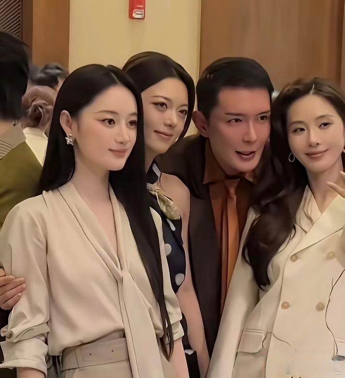 很明显，这个男主编很喜欢刘诗诗！ 