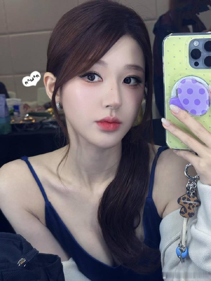 赵露思这张脸可塑性还蛮强的，小白花和恶女随意切换 