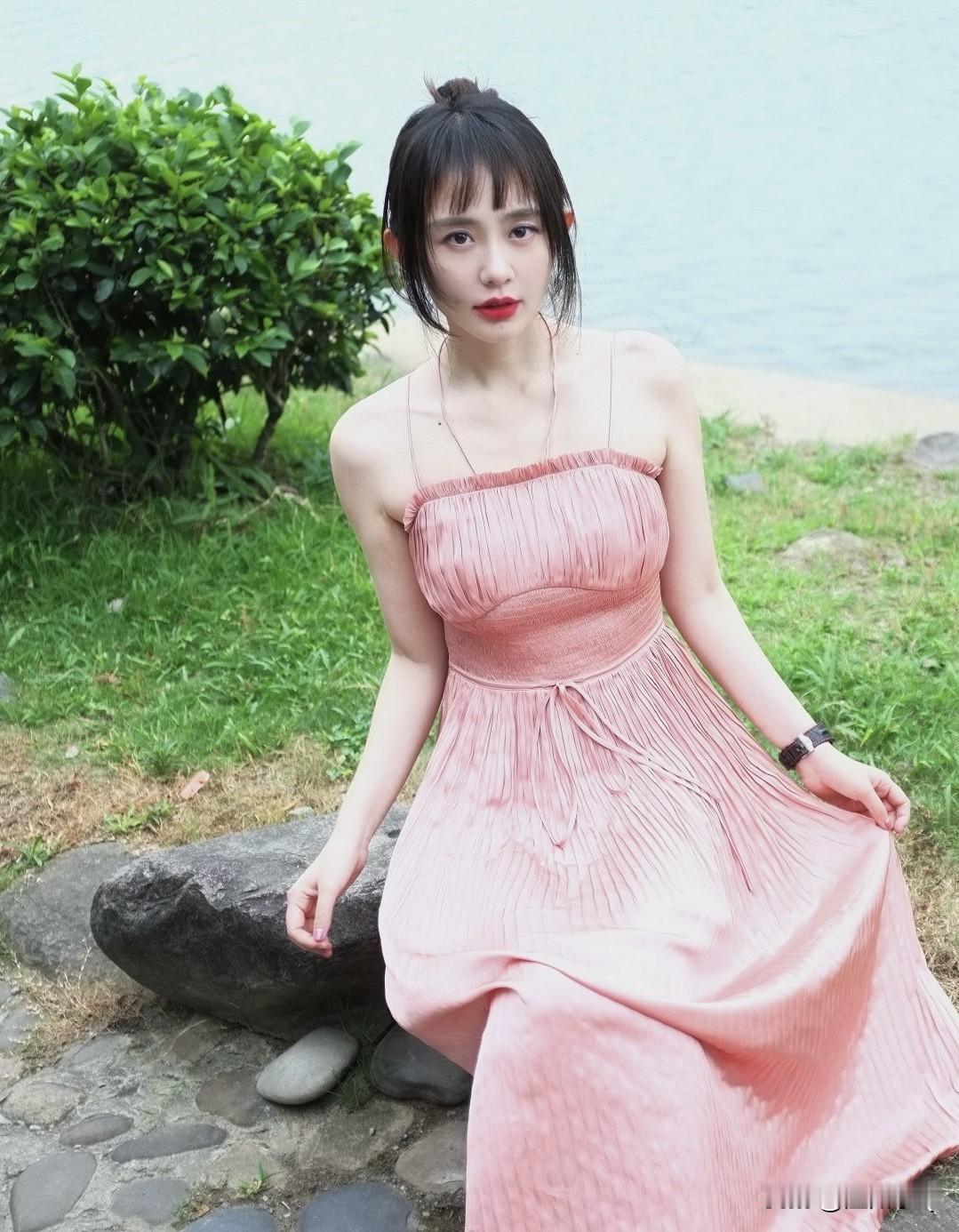 这还是我们认识的晴儿么，乍一看还以为是海陆呢？？？？