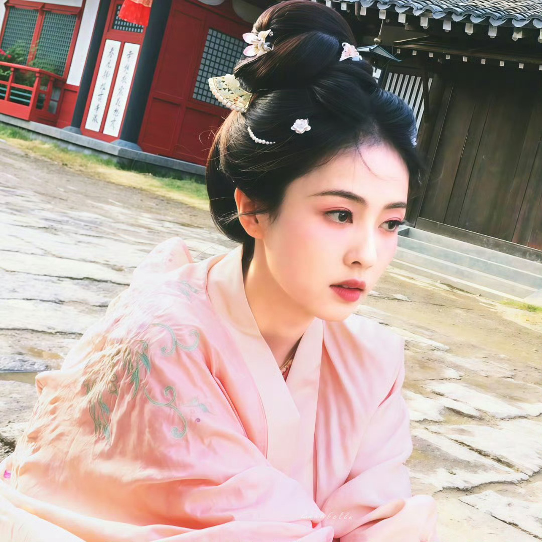 白鹿叶璃腾讯视频角色热度值破1亿阿璃棒棒(๑•̀ㅂ•́)و✧ 