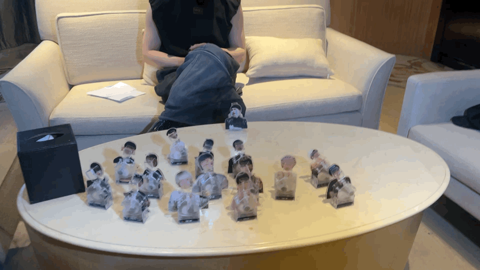 #哇唧唧哇送周震南表情包摇摇乐# 我现在就想知道周震南的心理阴影面积是多少，这表