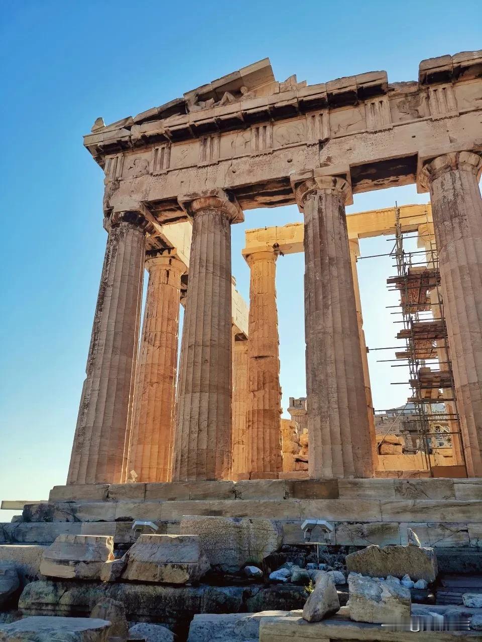 3000年前的众神居所，
雅典卫城