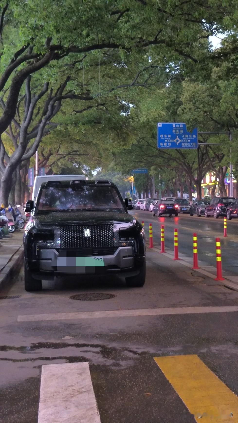 比亚迪一路走来不容易啊，从低处走向高处！
品牌成长之路太难了！仰望作为一款百万级