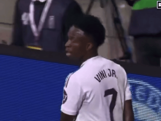 总有人为了队友不吃牌操碎了心皇家奥维耶多0比3皇马halamadrid ​​​
