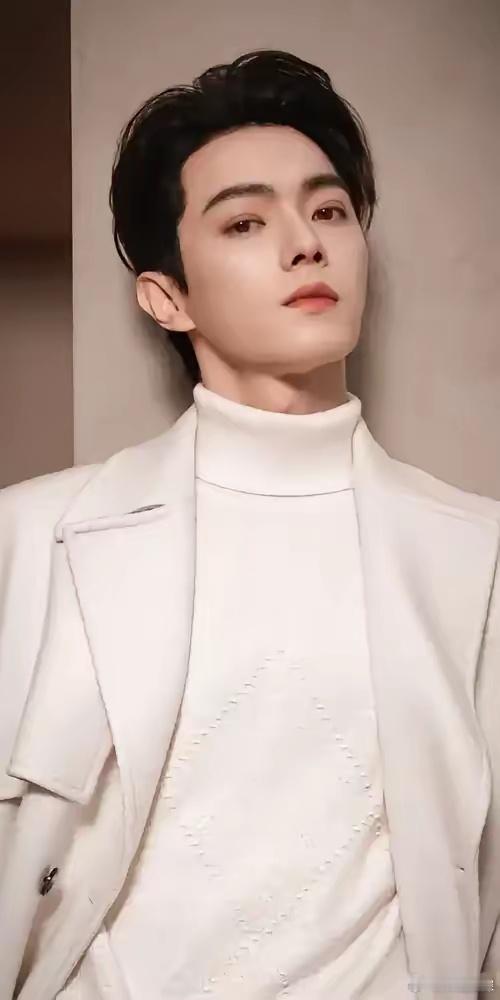 娱乐圈是真乱啊原来酒后强上是男明星惯用伎俩​男星许凯被前女友赵荔莎爆料，两人恋爱