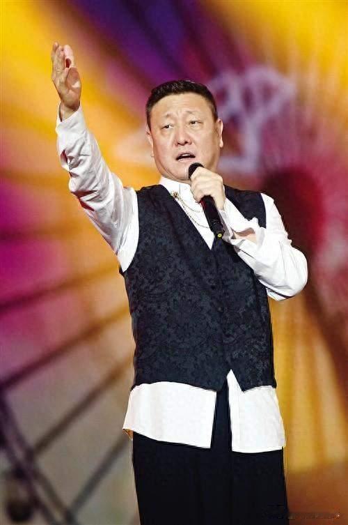 论唱歌的豪迈大气刘欢强于韩磊和屠洪刚，韩的声音称帝王之音……