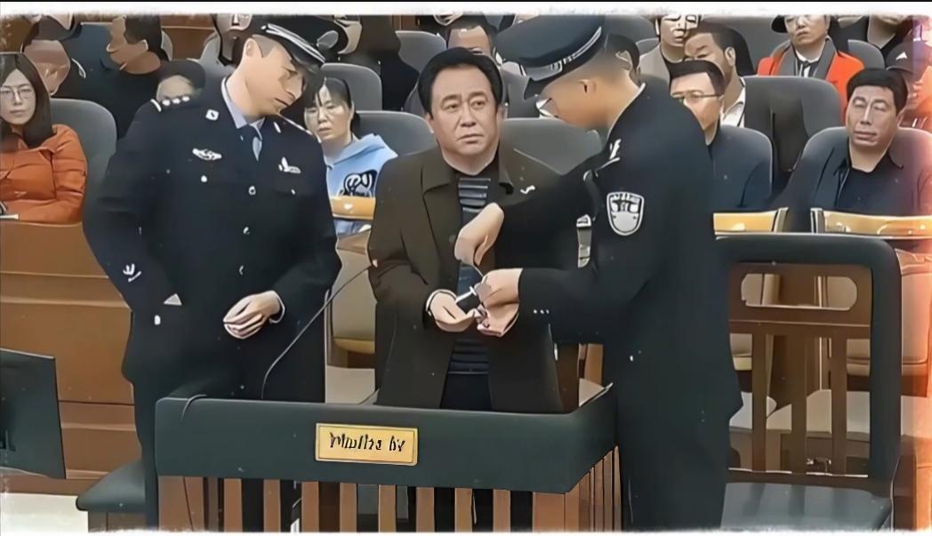 许家印一句“我错了”，就够了？
事情就完了？就揭篇了？
这也太轻飘飘了，
轻到撑