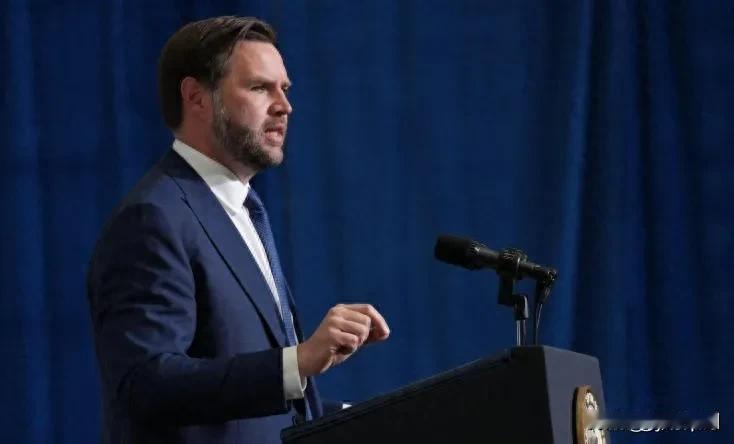 美国副总统万斯这回可算得上是把华盛顿那帮战争贩子的底裤给扒了个精光，据福克斯新闻
