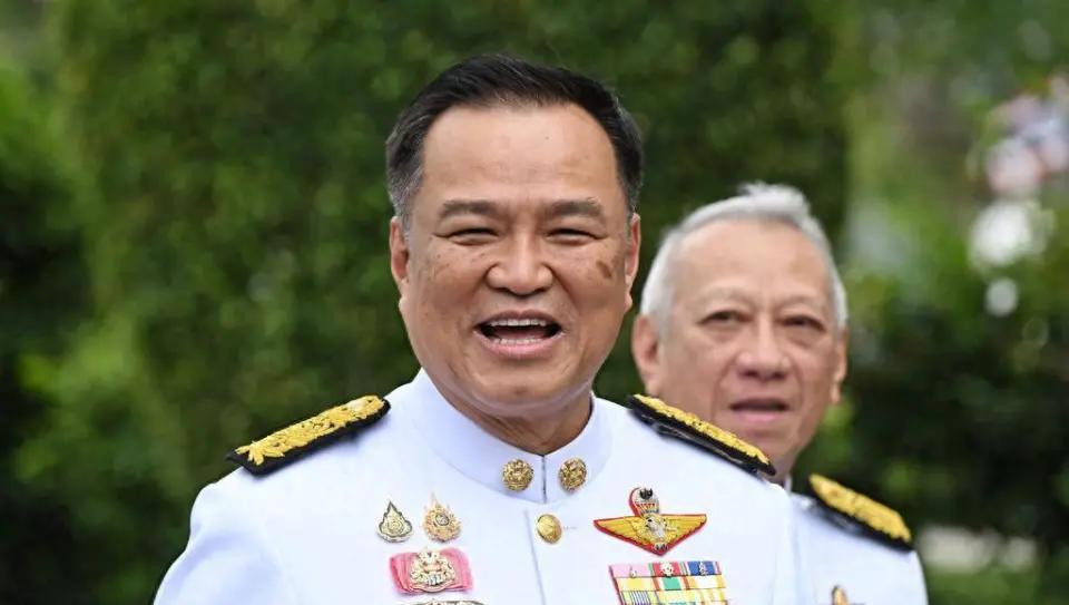 泰国政坛这次可是彻底变天了！9月19号，泰国国王正式点头，批准了总理阿努廷塞出的
