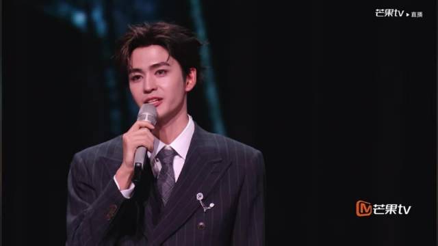 #张卓尔淘汰#
披哥直播进行时～三公最后是刘畊宏张卓尔淘汰……今晚两大披哥冤案！！！24个比利871