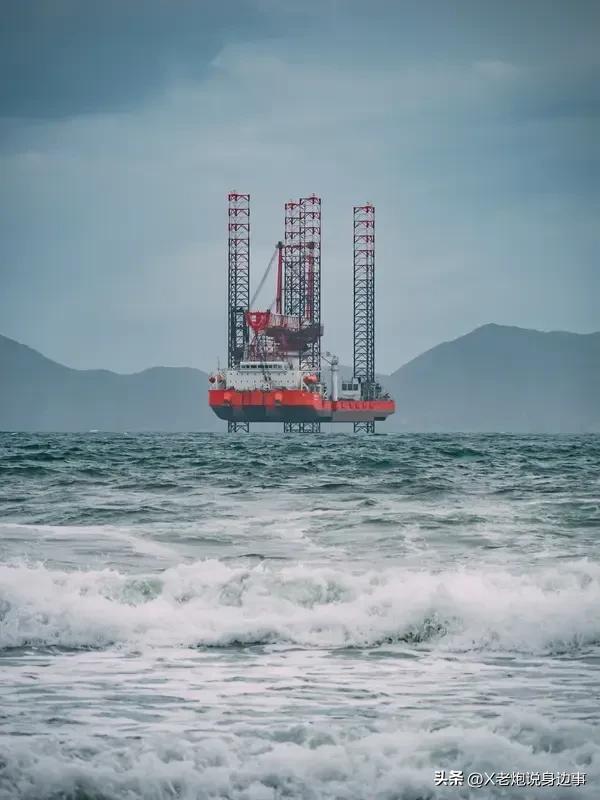 手里拿着洲际、通源等油气股的朋友，今天做好吃面准备
 
跟兄弟们唠几句实在的，我