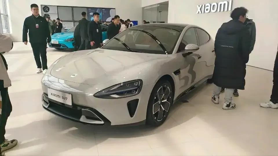 小米入局汽车，我觉得是对汽车行业的一次洗牌，我觉得小米汽车的作用有以下2点：
1