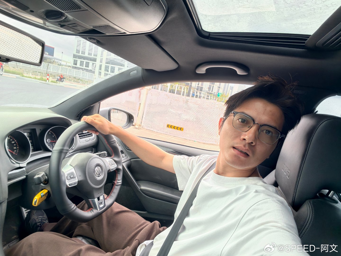 早啊，各位！今天开老舅的燃油车GTI 汽场全开