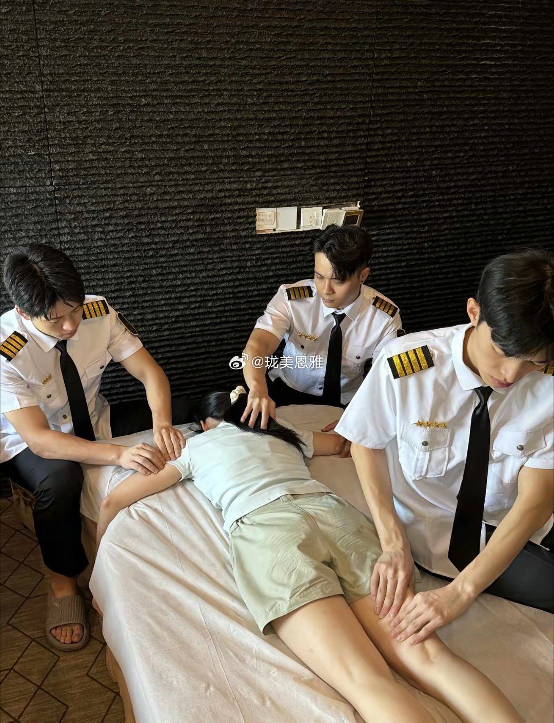 观音桥！建议所有重庆人都来试试！！清一色的肌肉男技师 